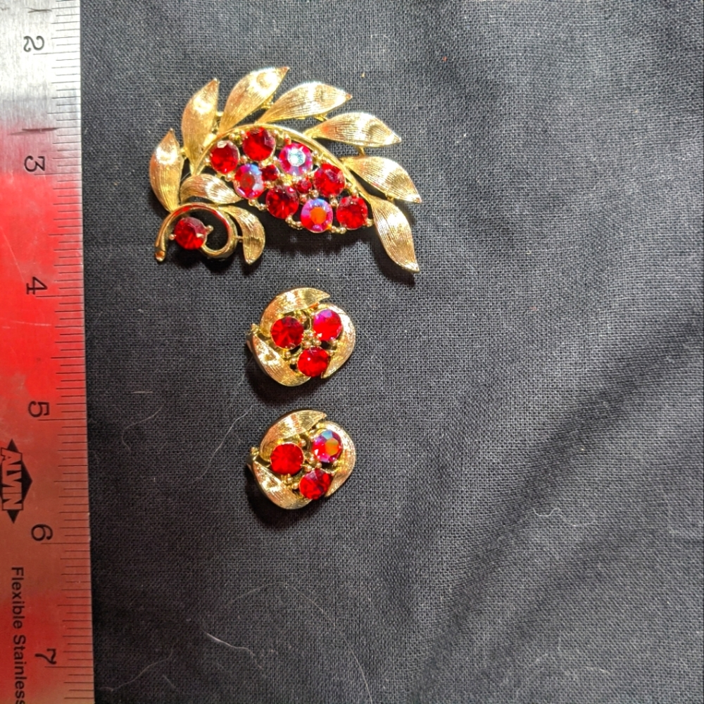 Lisner rhinestone brooch and earring set